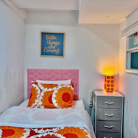Private Tiny Room On The 1St Floor With Shared Bathroom Near Airport And Downtown Seattte 시애틀 외부 사진