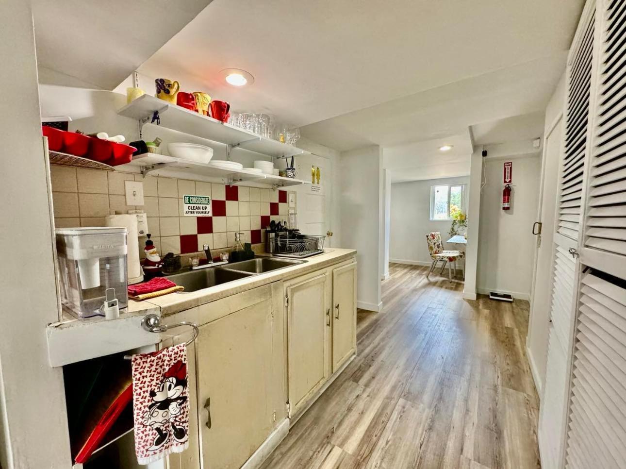 Private Tiny Room On The 1St Floor With Shared Bathroom Near Airport And Downtown Seattte 시애틀 외부 사진