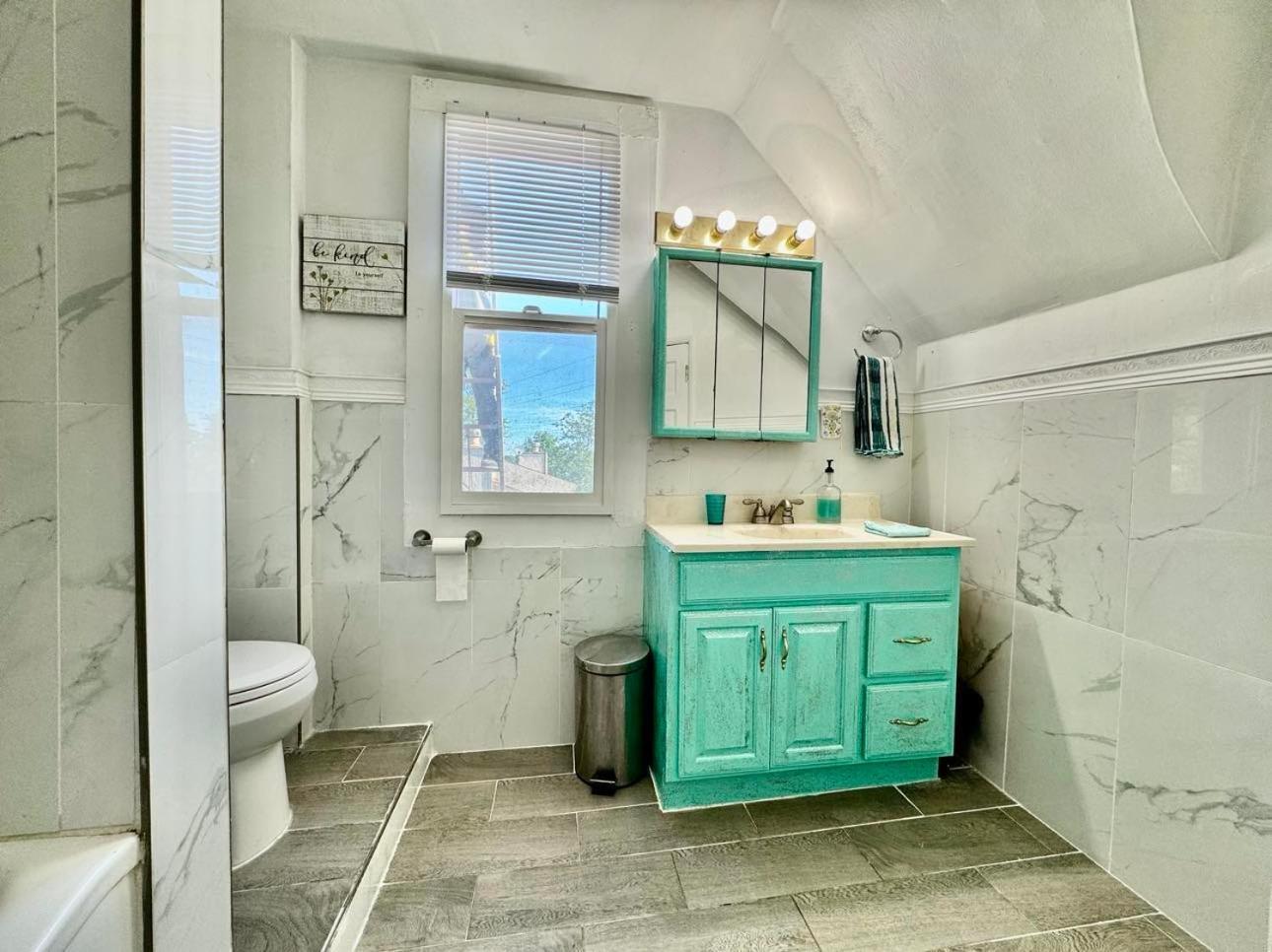 Private Tiny Room On The 1St Floor With Shared Bathroom Near Airport And Downtown Seattte 시애틀 외부 사진