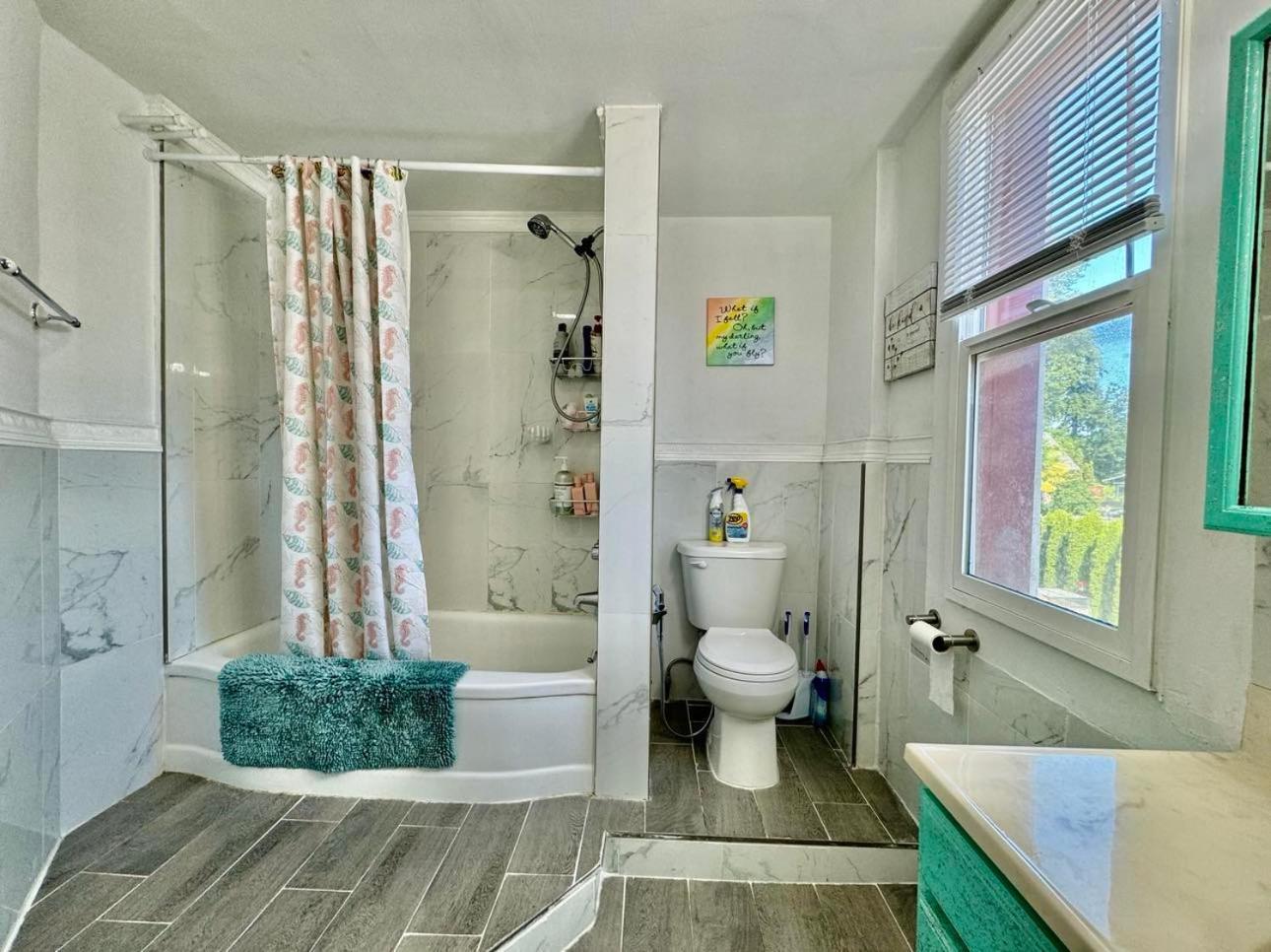 Private Tiny Room On The 1St Floor With Shared Bathroom Near Airport And Downtown Seattte 시애틀 외부 사진