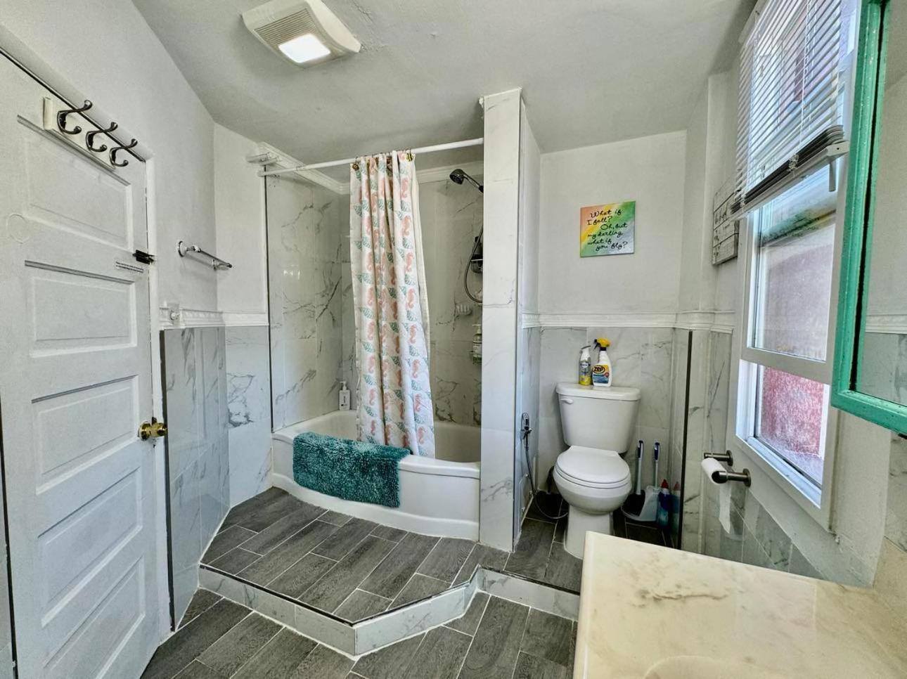 Private Tiny Room On The 1St Floor With Shared Bathroom Near Airport And Downtown Seattte 시애틀 외부 사진
