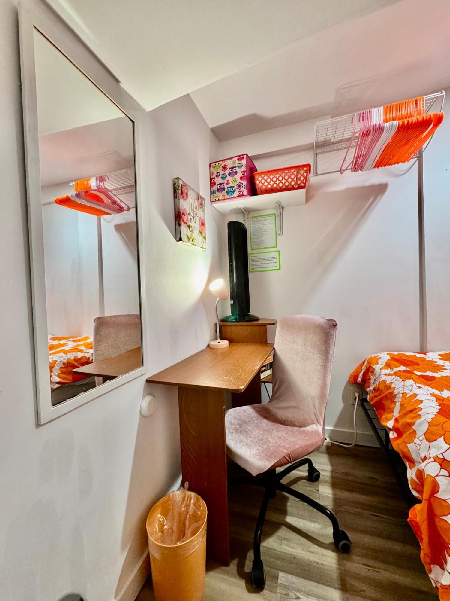 Private Tiny Room On The 1St Floor With Shared Bathroom Near Airport And Downtown Seattte 시애틀 외부 사진